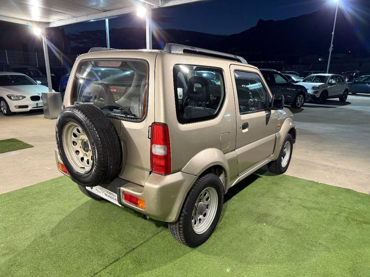 Suzuki Jimny 1.5 DDiS cat 4WD (6)
