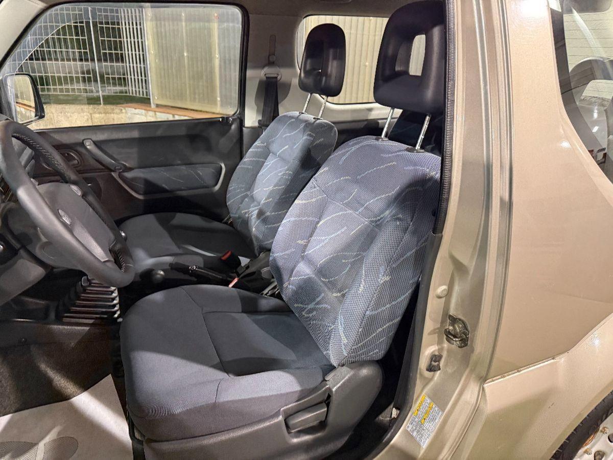Suzuki Jimny 1.5 DDiS cat 4WD (8)