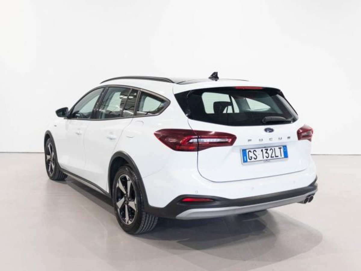 Ford Focus Station Wagon 1.5 ecoblue Titanium Business 115cv auto (3)