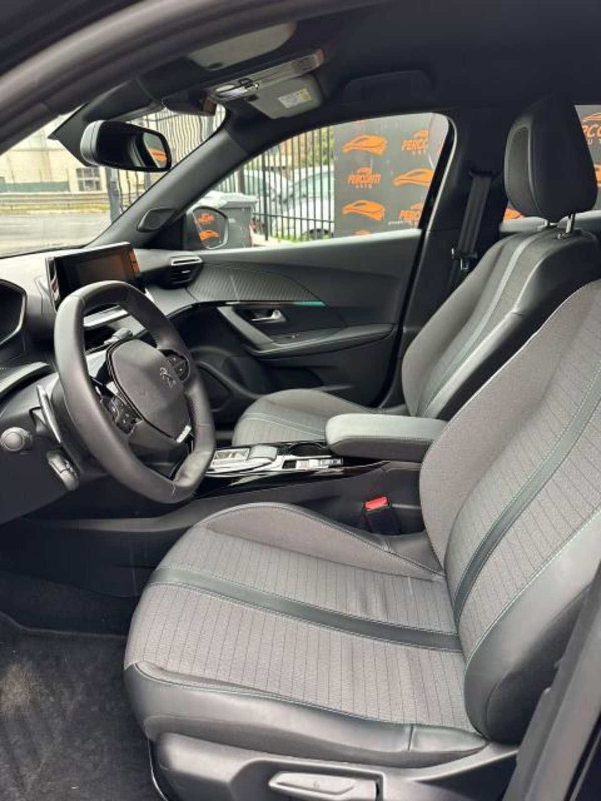 Peugeot 2008 PureTech 130 S&S GT (10)