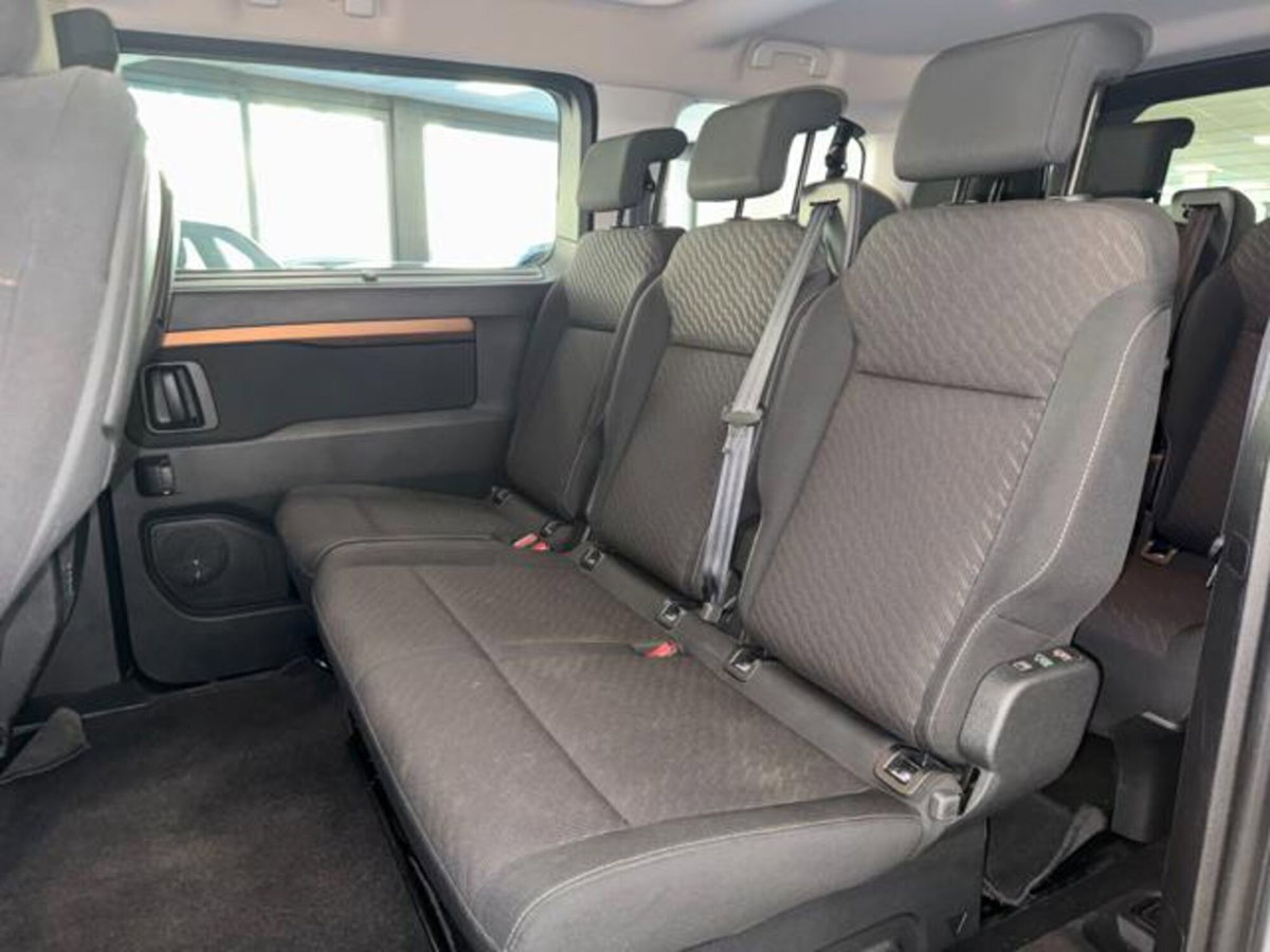 Toyota Proace Verso Verso 2.0D 180 CV L2 D Luxury (11)