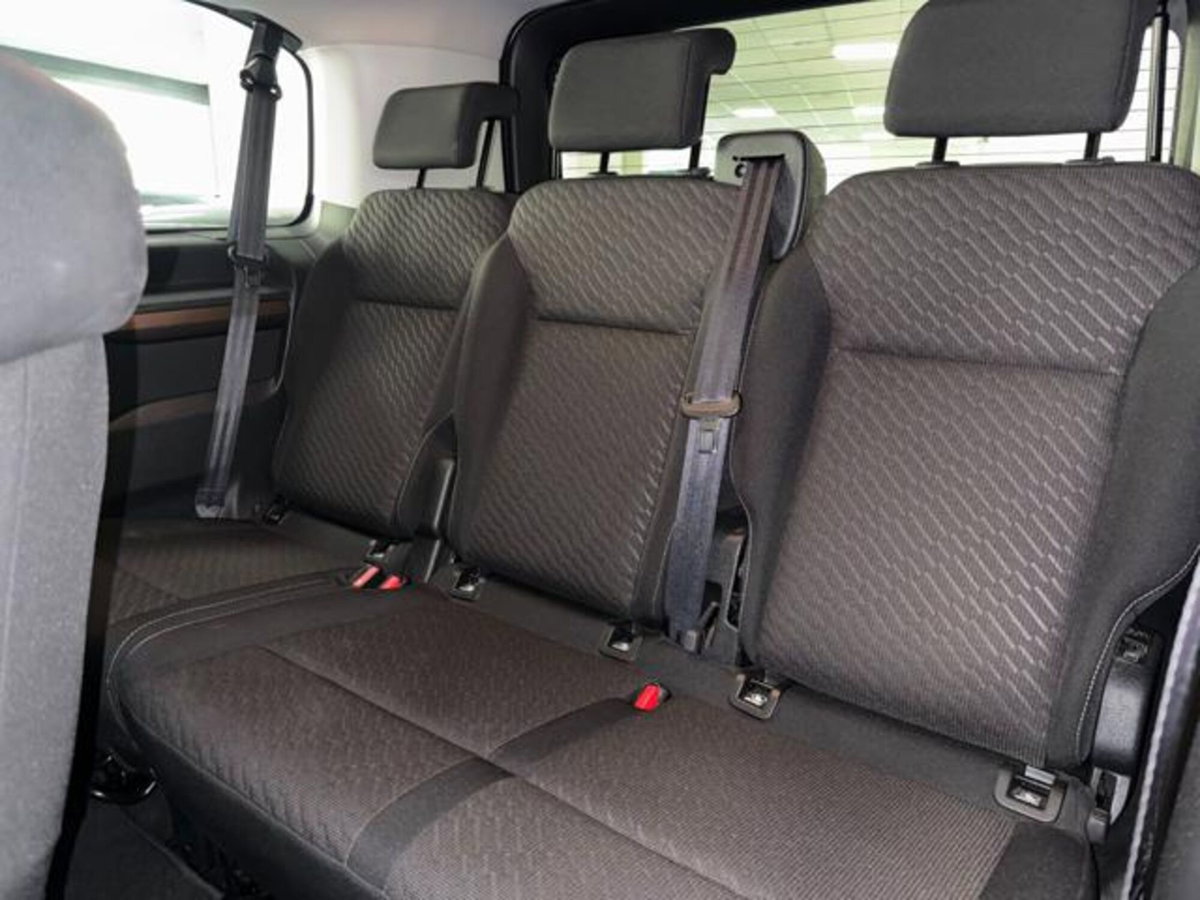 Toyota Proace Verso Verso 2.0D 180 CV L2 D Luxury (12)