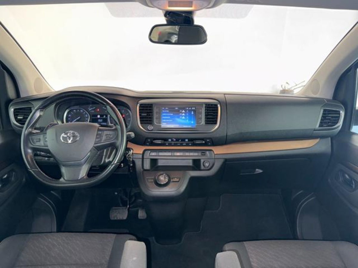 Toyota Proace Verso Verso 2.0D 180 CV L2 D Luxury (13)