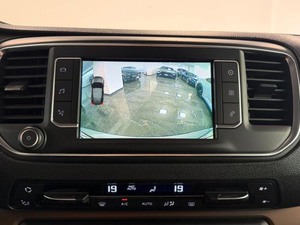 Toyota Proace Verso Verso 2.0D 180 CV L2 D Luxury (19)