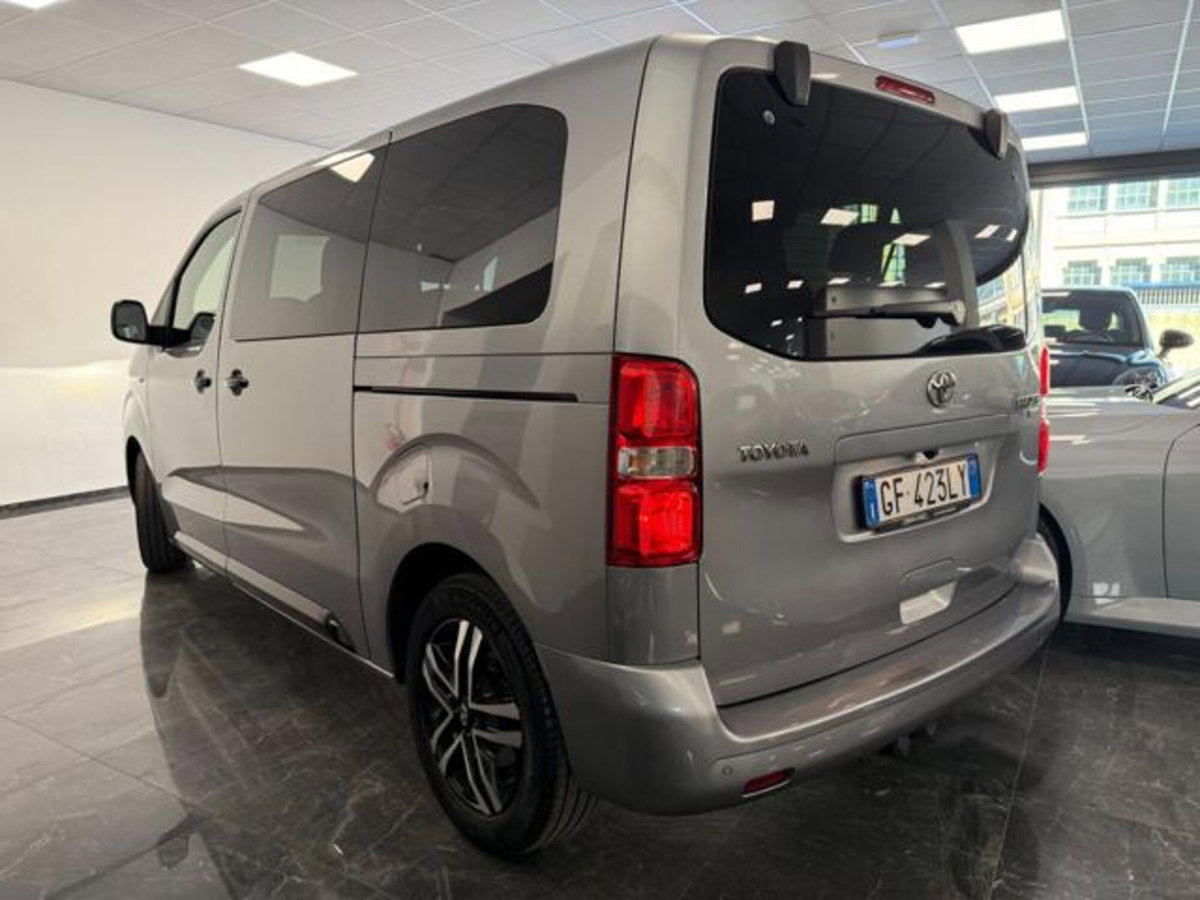 Toyota Proace Verso Verso 2.0D 180 CV L2 D Luxury (4)