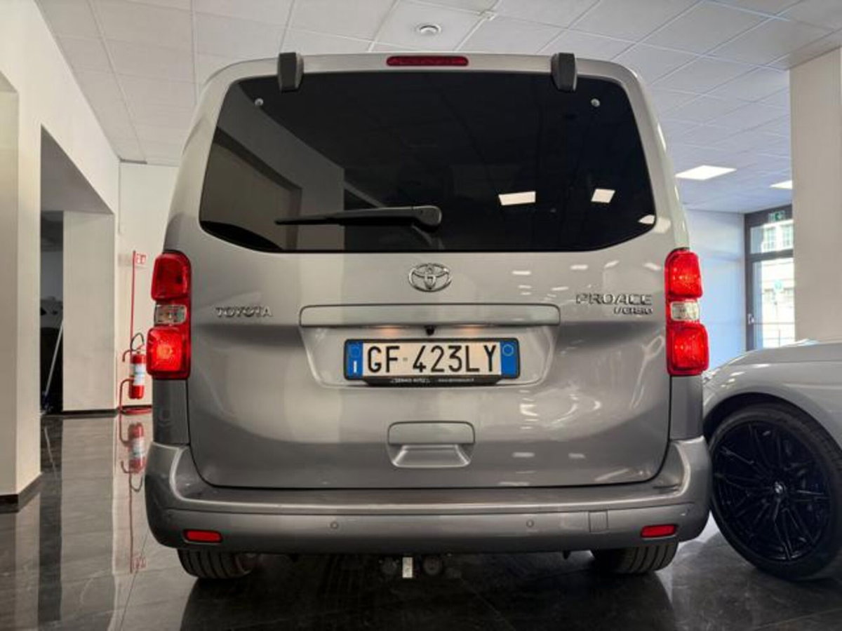 Toyota Proace Verso Verso 2.0D 180 CV L2 D Luxury (5)