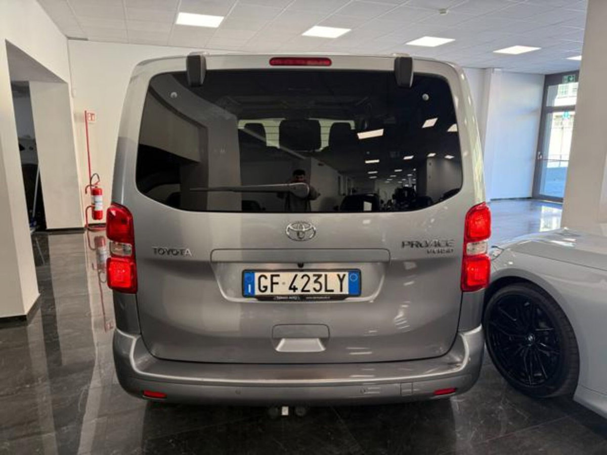 Toyota Proace Verso Verso 2.0D 180 CV L2 D Luxury (6)