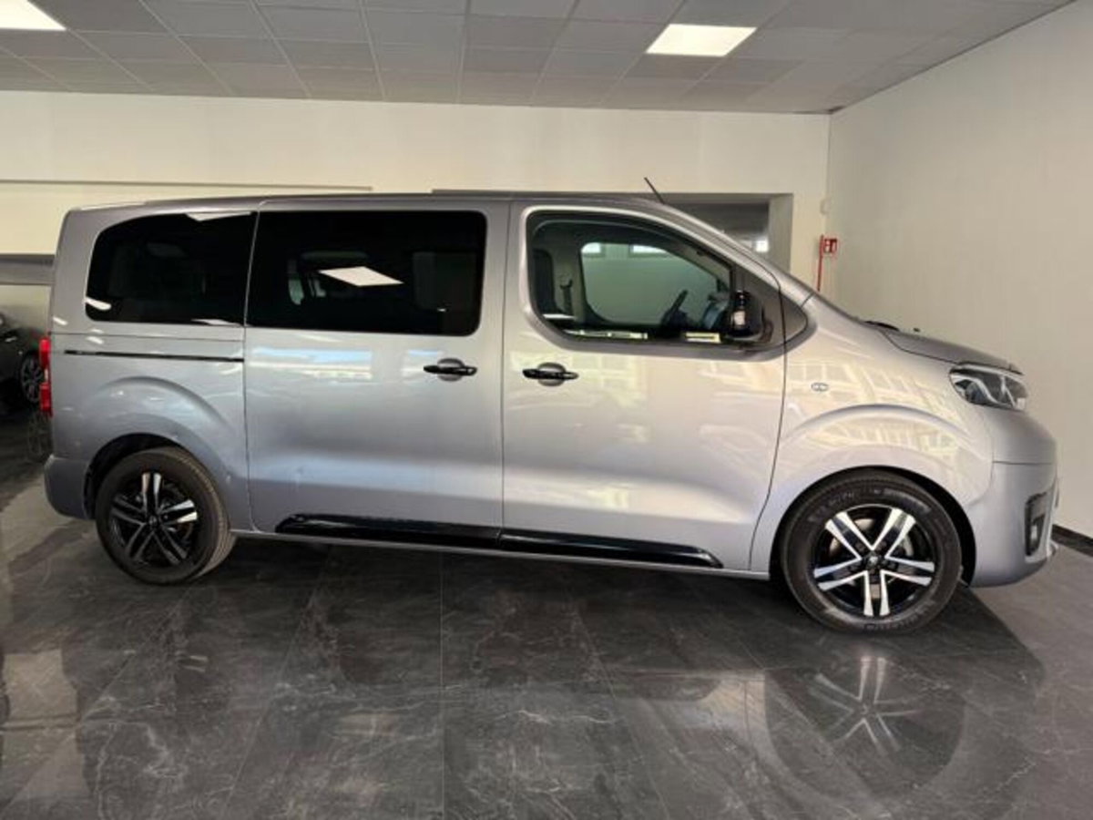 Toyota Proace Verso Verso 2.0D 180 CV L2 D Luxury (7)