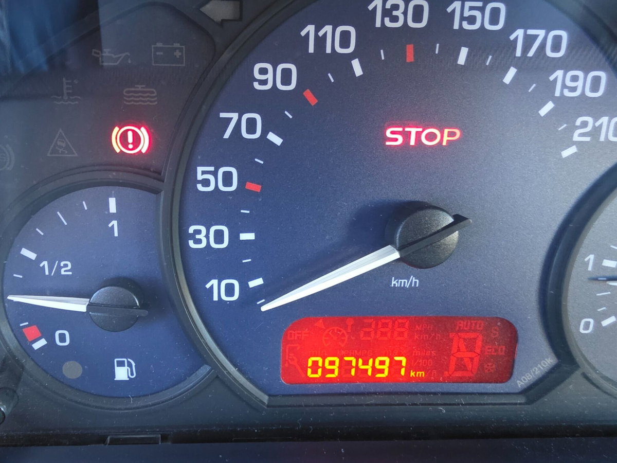 Peugeot 1007 1.4 HDi Sporty (20)