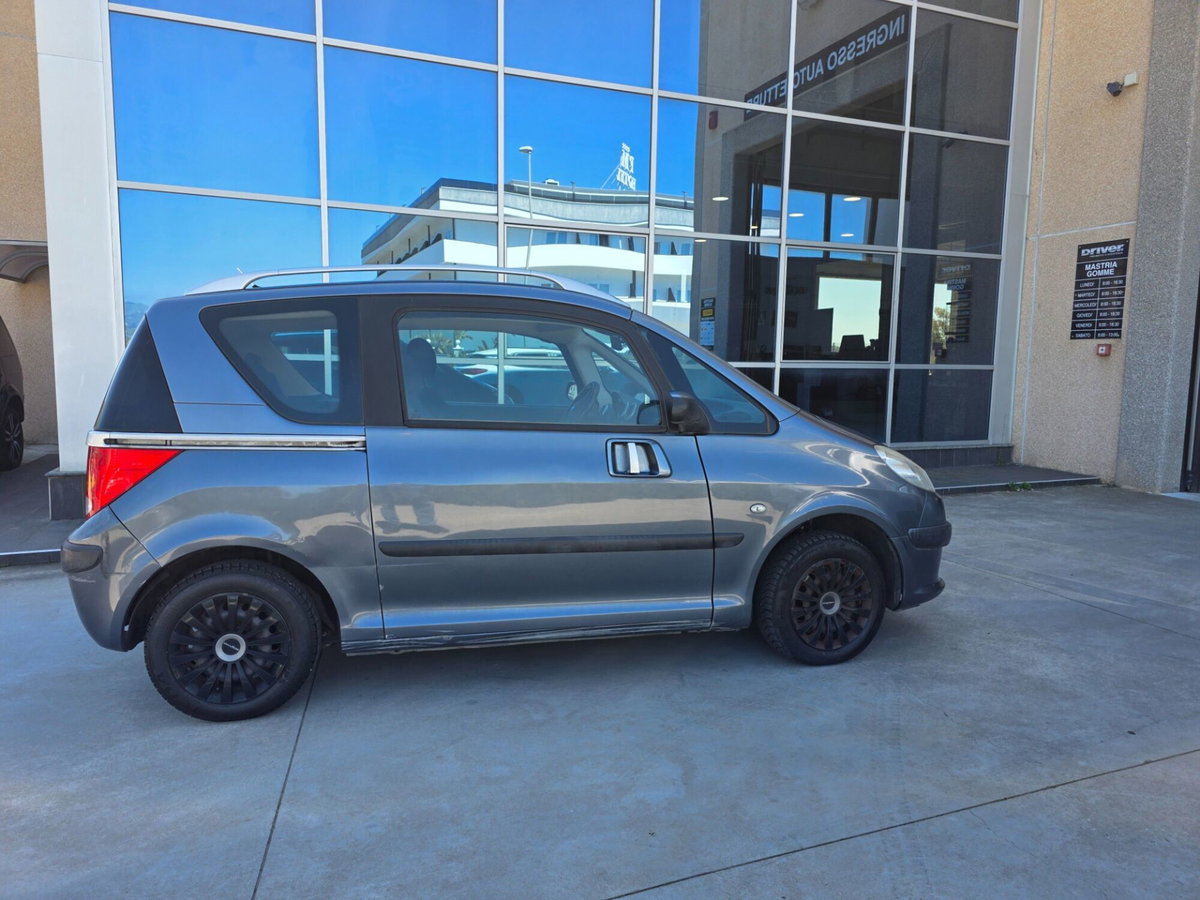Peugeot 1007 1.4 HDi Sporty (3)