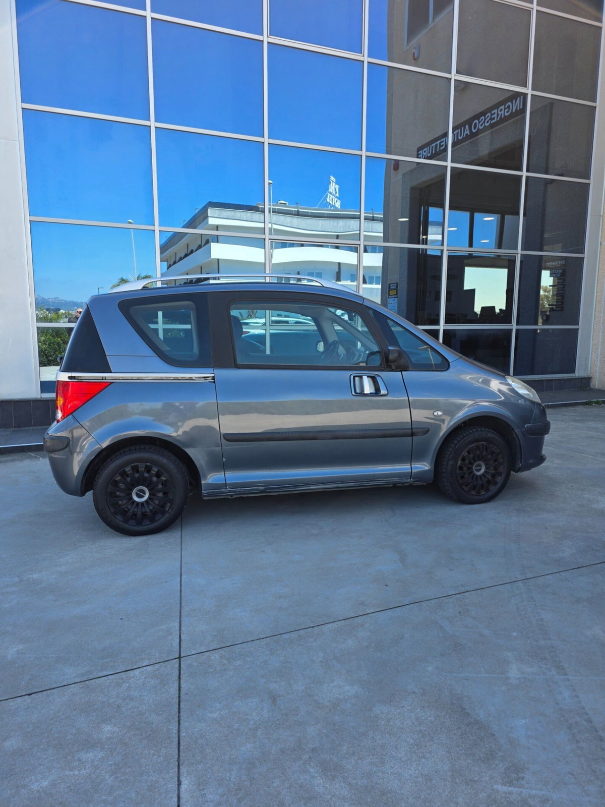 Peugeot 1007 1.4 HDi Sporty (4)