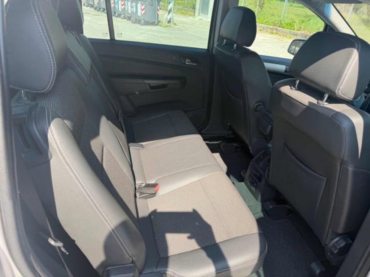 Opel Zafira 1.8 16V GPL-TECH Cosmo (6)