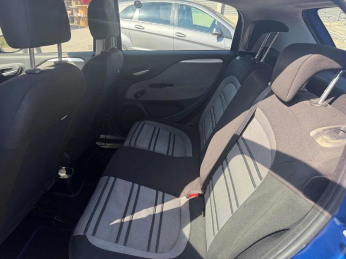 Fiat Punto Evo 1.4 5 porte Emotion GPL (2)