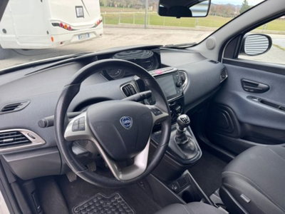 Lancia Ypsilon 1.0 FireFly 5 porte S&S Hybrid Ecochic Gold (13)