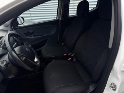 Lancia Ypsilon 1.0 FireFly 5 porte S&S Hybrid Ecochic Gold (16)