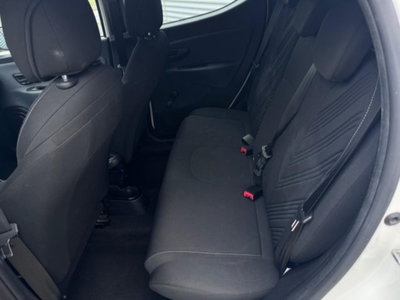 Lancia Ypsilon 1.0 FireFly 5 porte S&S Hybrid Ecochic Gold (19)