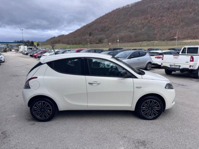 Lancia Ypsilon 1.0 FireFly 5 porte S&S Hybrid Ecochic Gold (4)