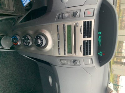Toyota Yaris 1.0 5 porte Now (13)