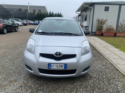 Toyota Yaris 1.0 5 porte Now (2)