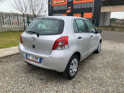 Toyota Yaris 1.0 5 porte Now (5)