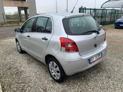 Toyota Yaris 1.0 5 porte Now (7)