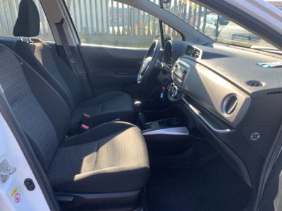 Toyota Yaris 1.0 5 porte Active (12)