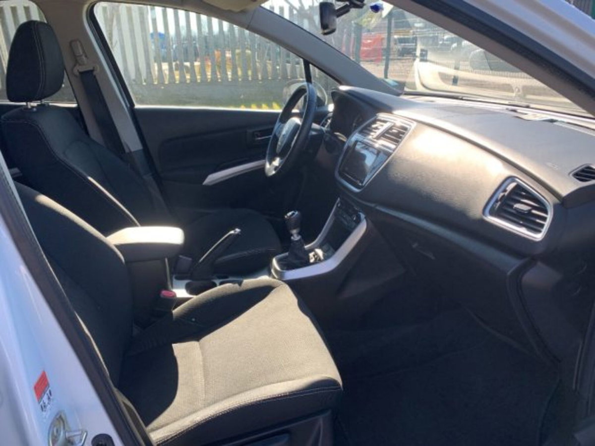 Suzuki S-Cross 1.6 DDiS 4WD All Grip Top (12)