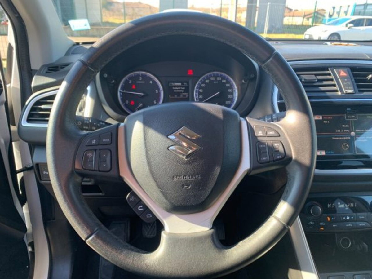 Suzuki S-Cross 1.6 DDiS 4WD All Grip Top (17)