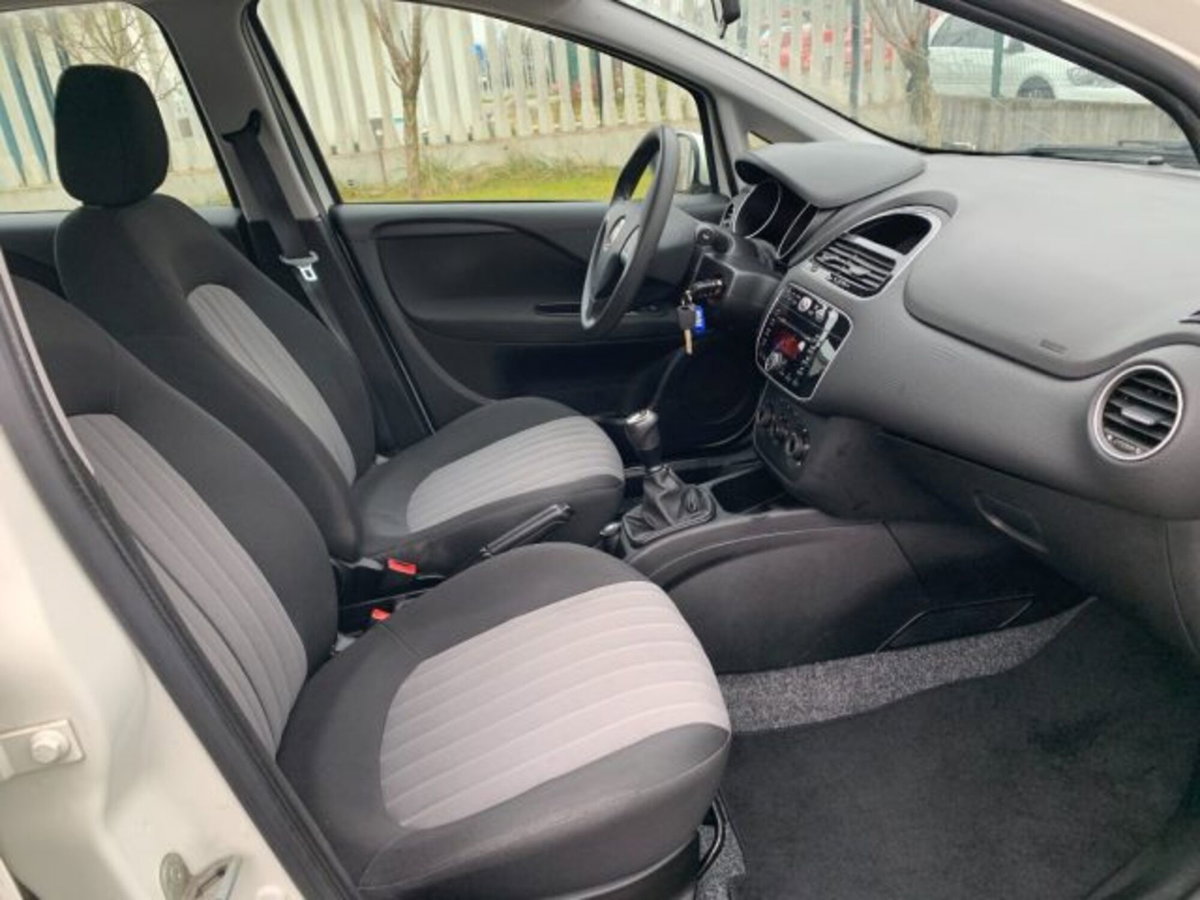Fiat Punto 1.3 MJT II S&S 95 CV 5 porte Street (12)