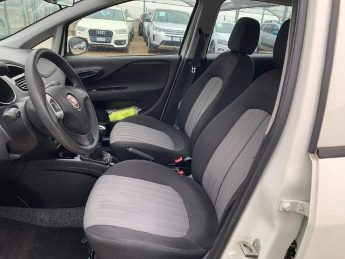 Fiat Punto 1.3 MJT II S&S 95 CV 5 porte Street (9)