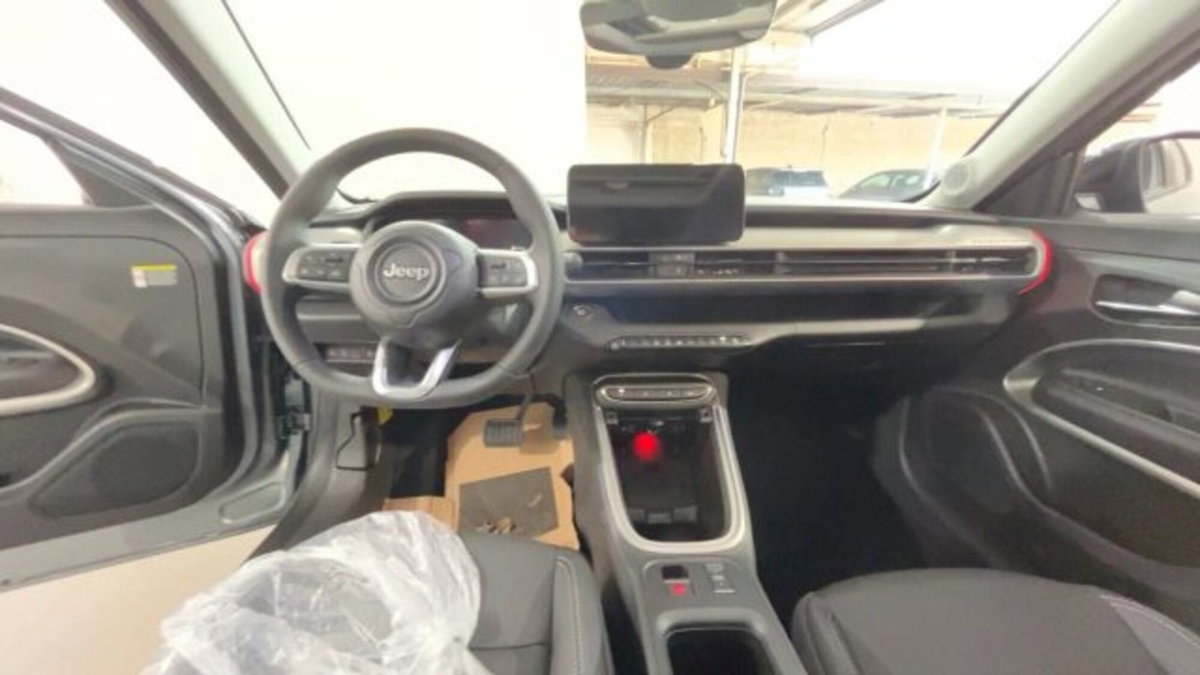Jeep Avenger 1.2 turbo Summit fwd 100cv (11)