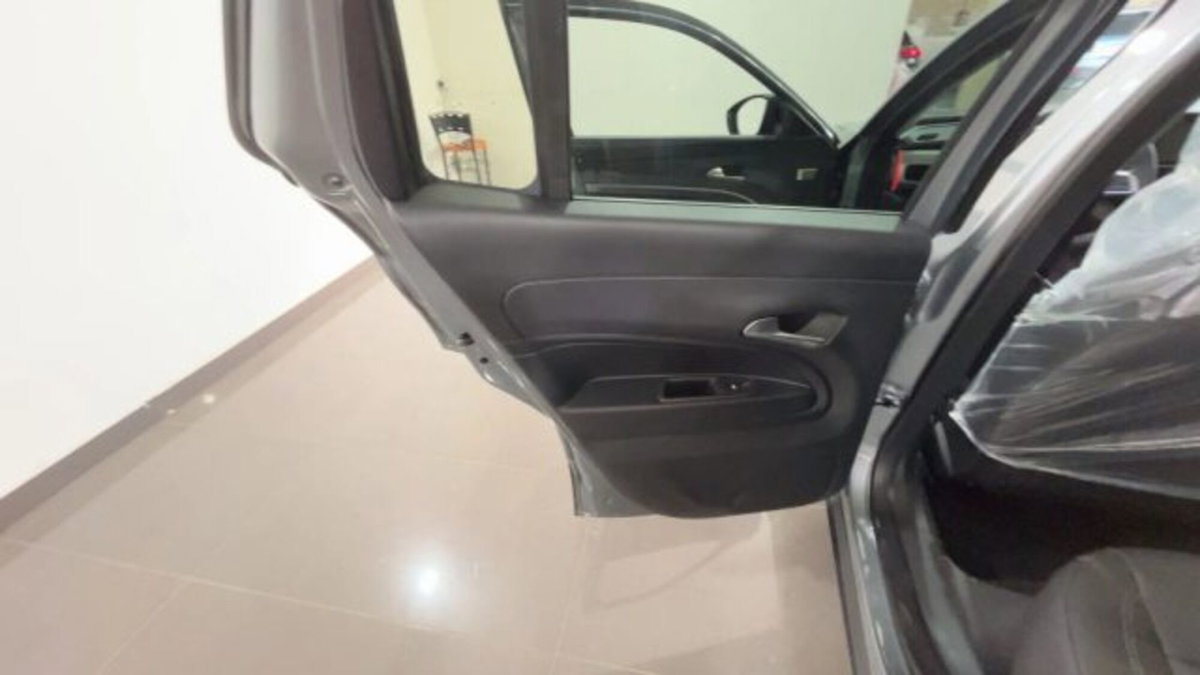 Jeep Avenger 1.2 turbo Summit fwd 100cv (17)