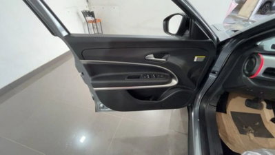 Jeep Avenger 1.2 turbo Summit fwd 100cv (8)