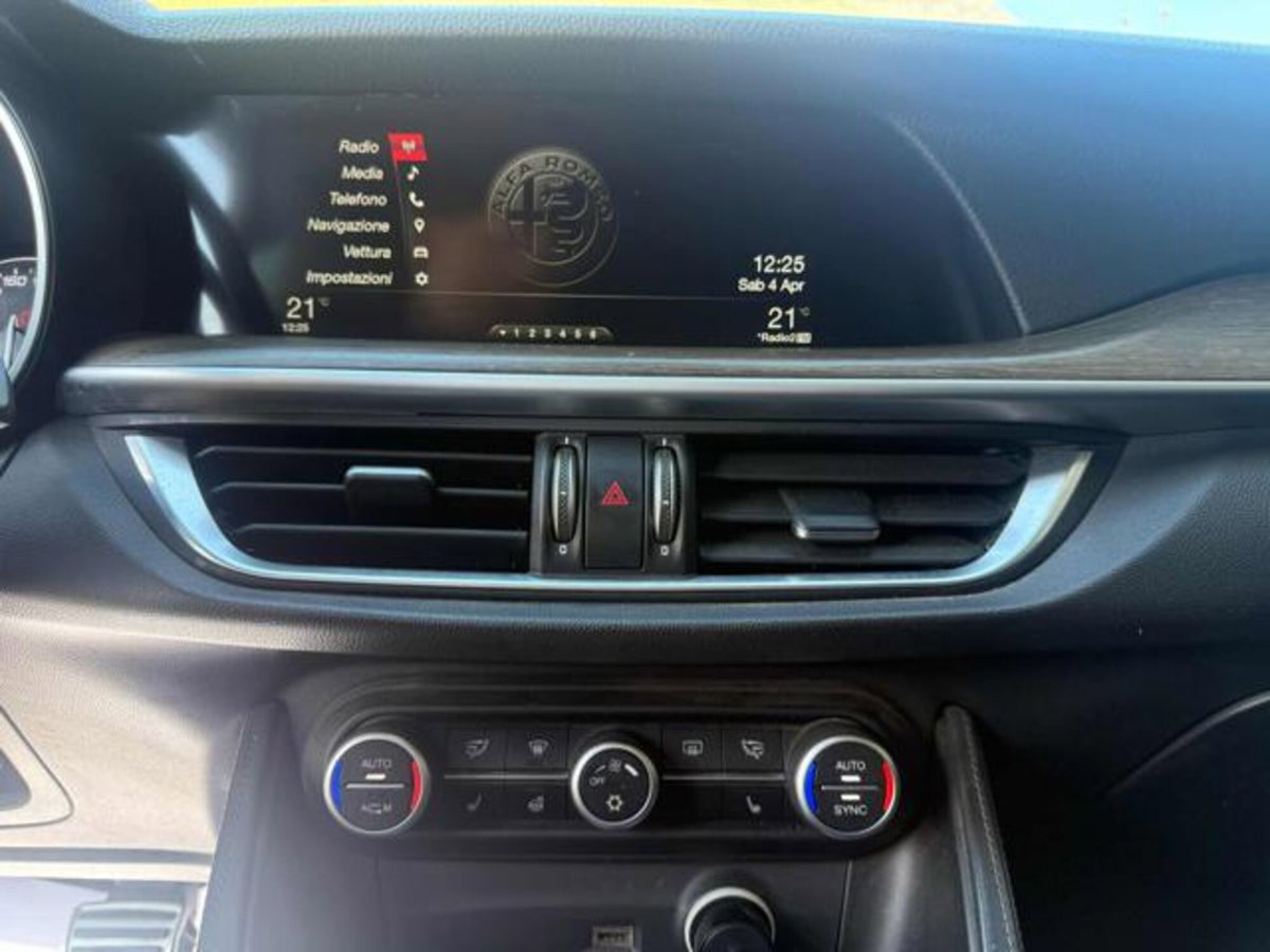 Alfa Romeo Stelvio Stelvio 2.0 Turbo 280 CV AT8 Q4 First Edition (10)