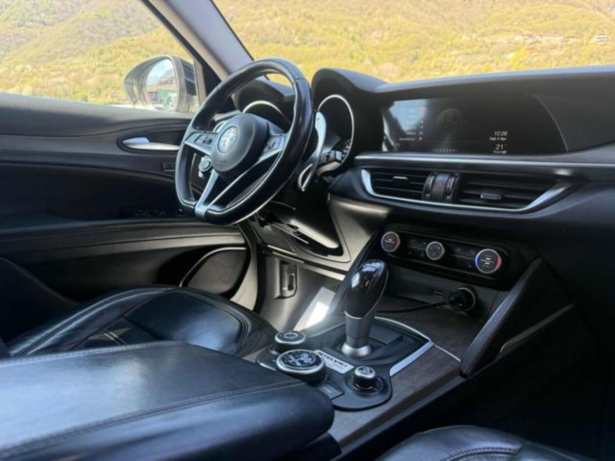 Alfa Romeo Stelvio Stelvio 2.0 Turbo 280 CV AT8 Q4 First Edition (15)
