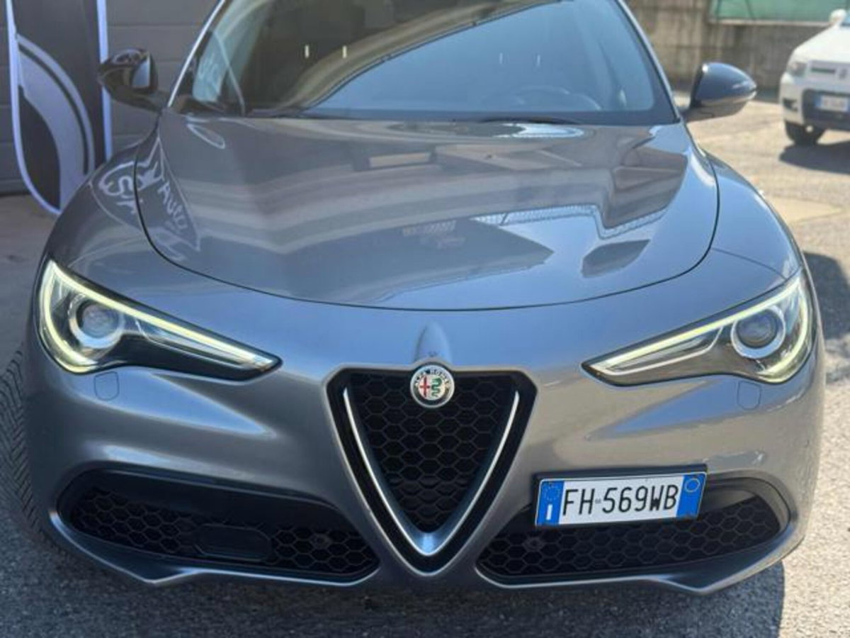 Alfa Romeo Stelvio Stelvio 2.0 Turbo 280 CV AT8 Q4 First Edition (4)