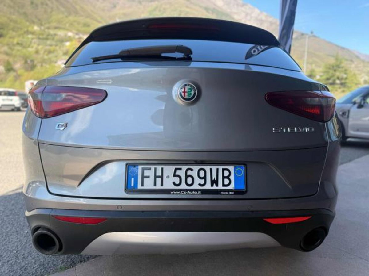 Alfa Romeo Stelvio Stelvio 2.0 Turbo 280 CV AT8 Q4 First Edition (6)