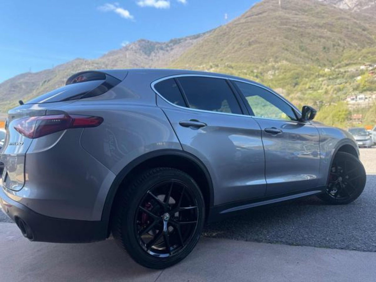 Alfa Romeo Stelvio Stelvio 2.0 Turbo 280 CV AT8 Q4 First Edition (7)