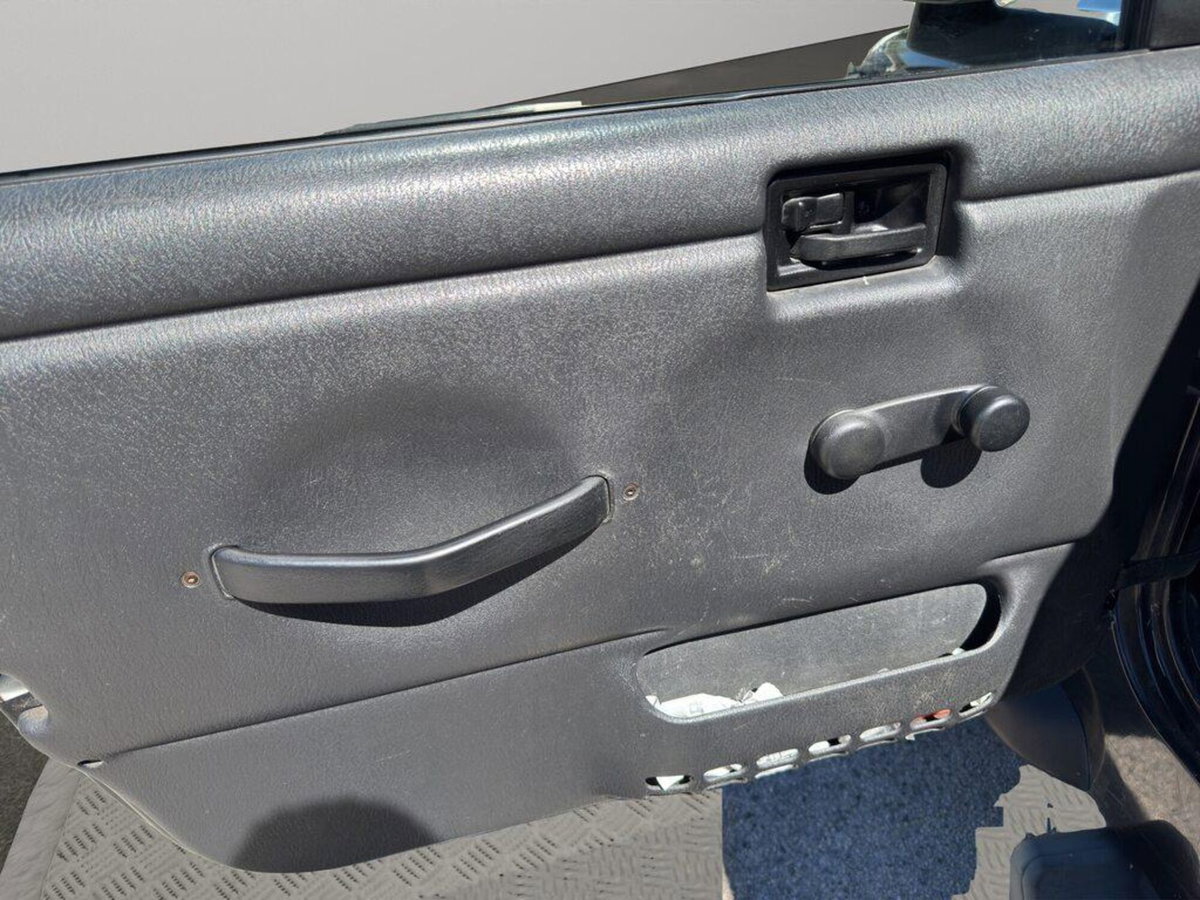 Jeep Wrangler 2.4 cat Sport (14)