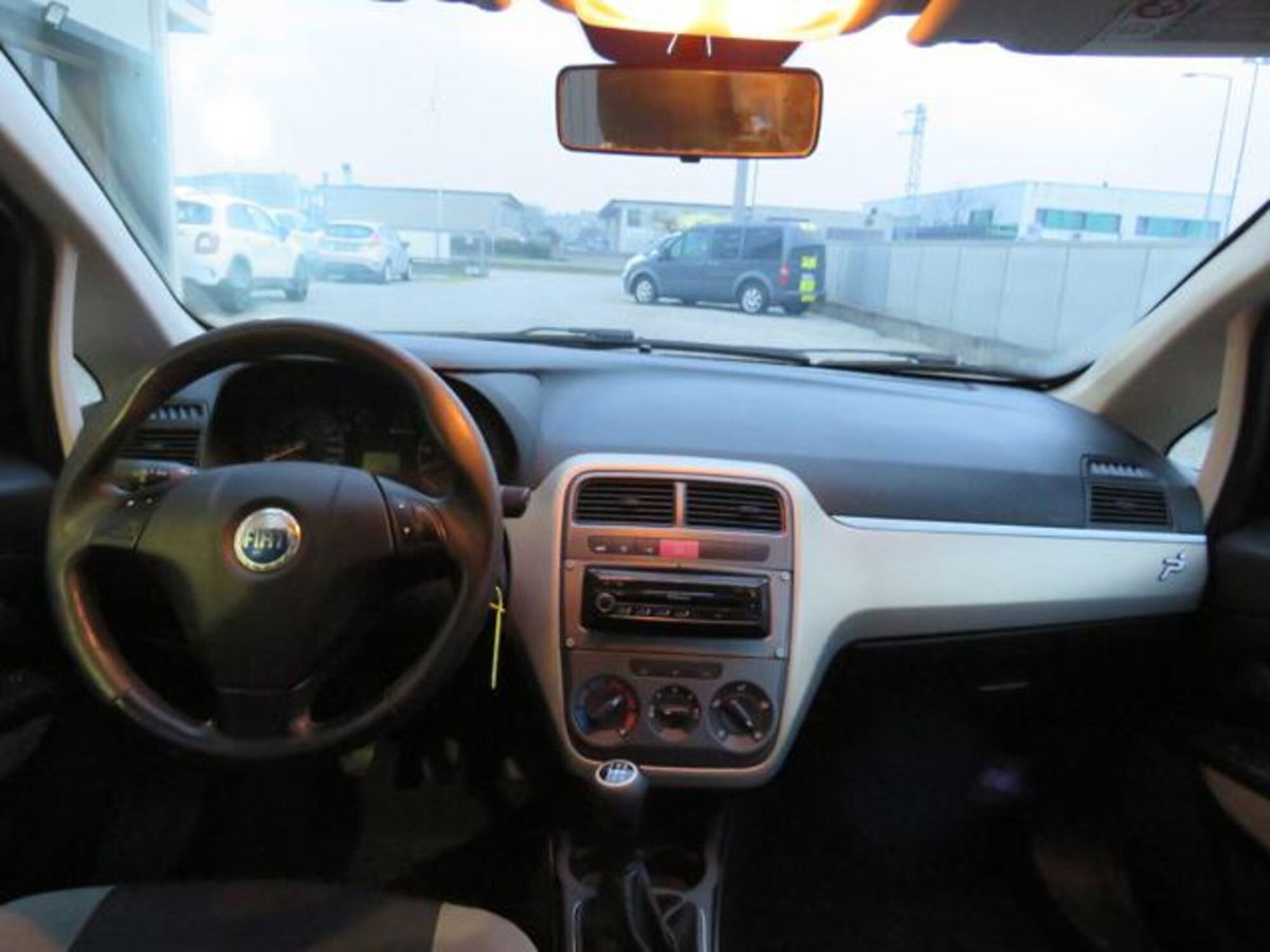 Fiat Grande Punto 1.3 MJT 75 CV 5 porte S&S Actual (13)