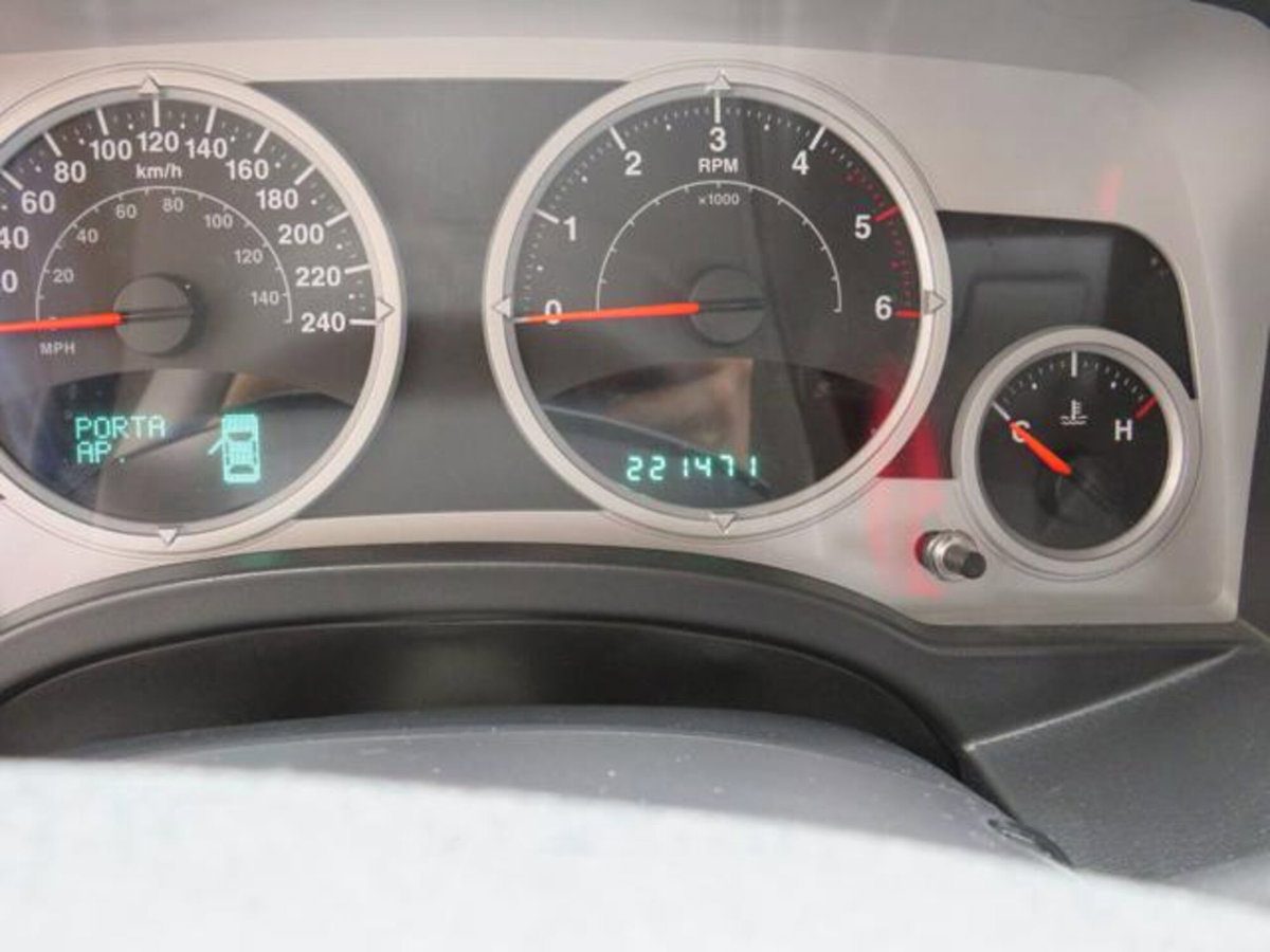 Jeep Compass 2.0 Turbodiesel Sport (10)
