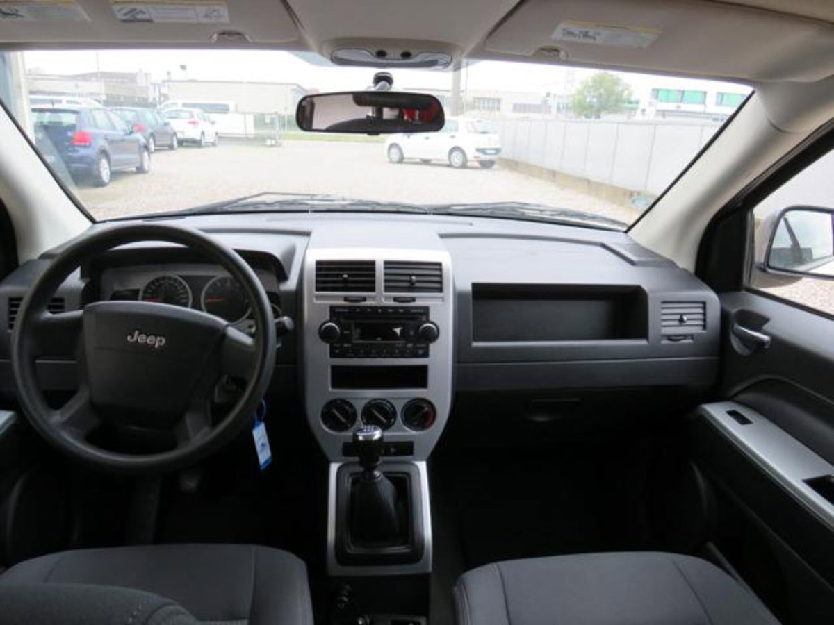 Jeep Compass 2.0 Turbodiesel Sport (12)