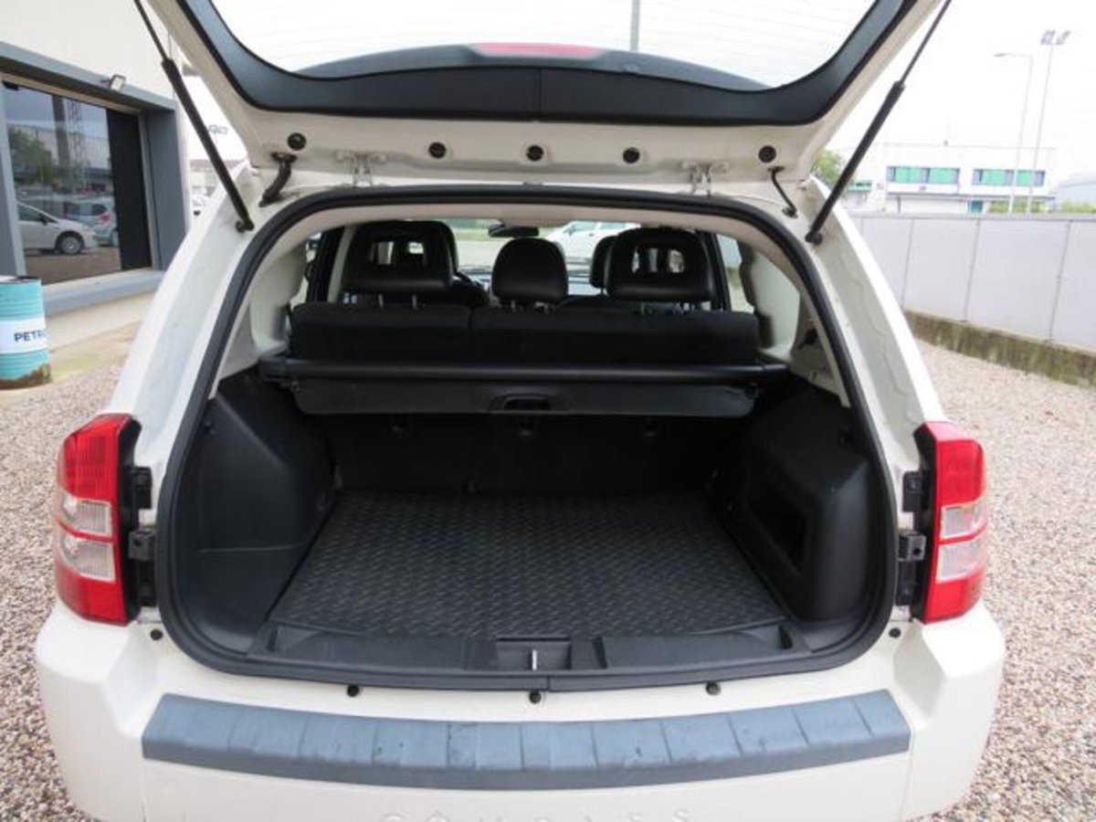 Jeep Compass 2.0 Turbodiesel Sport (13)