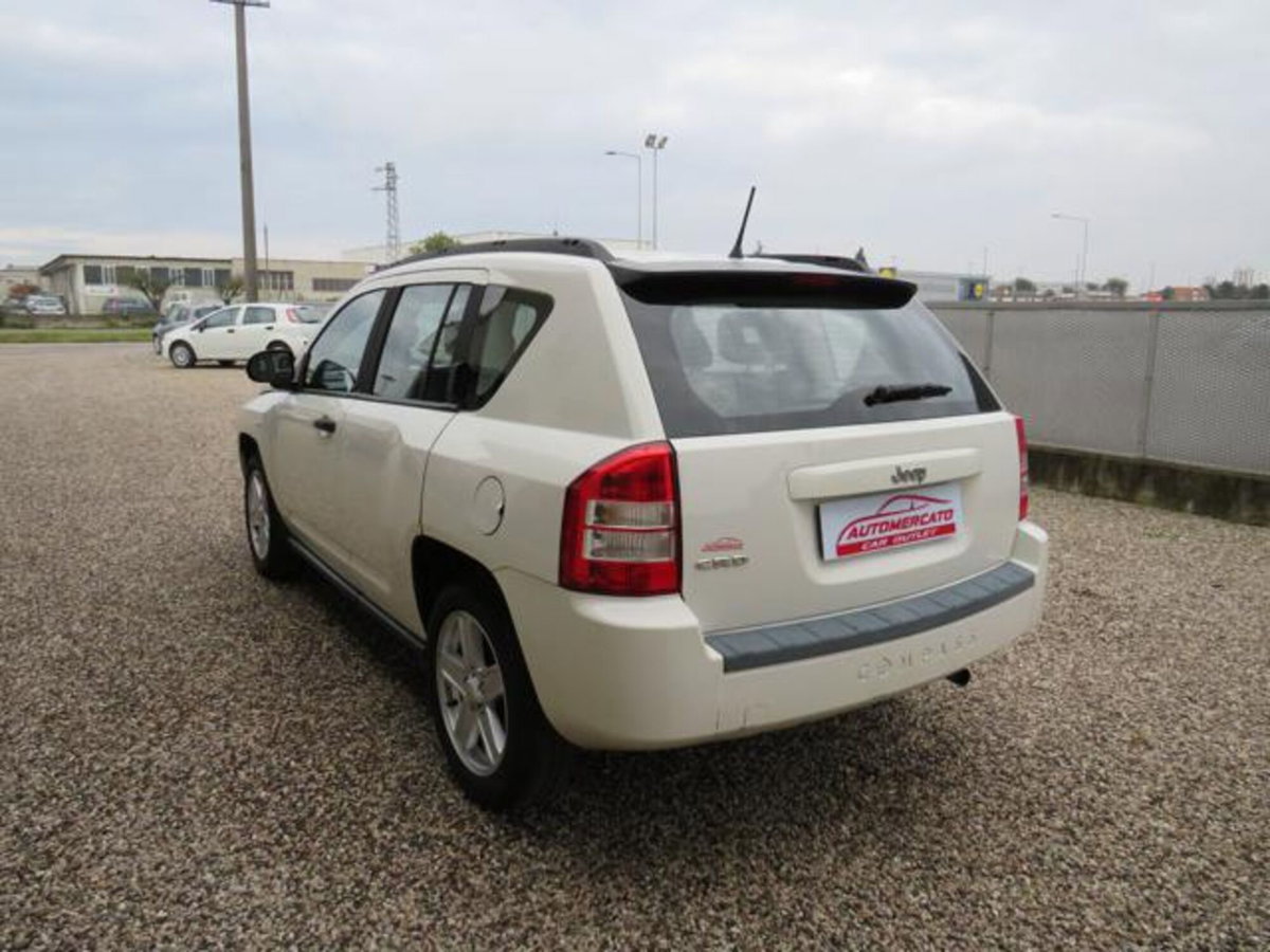 Jeep Compass 2.0 Turbodiesel Sport (7)