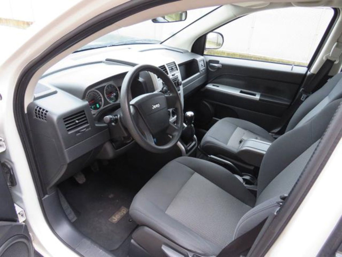 Jeep Compass 2.0 Turbodiesel Sport (9)