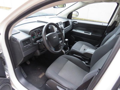 Jeep Compass 2.0 Turbodiesel Sport (9)