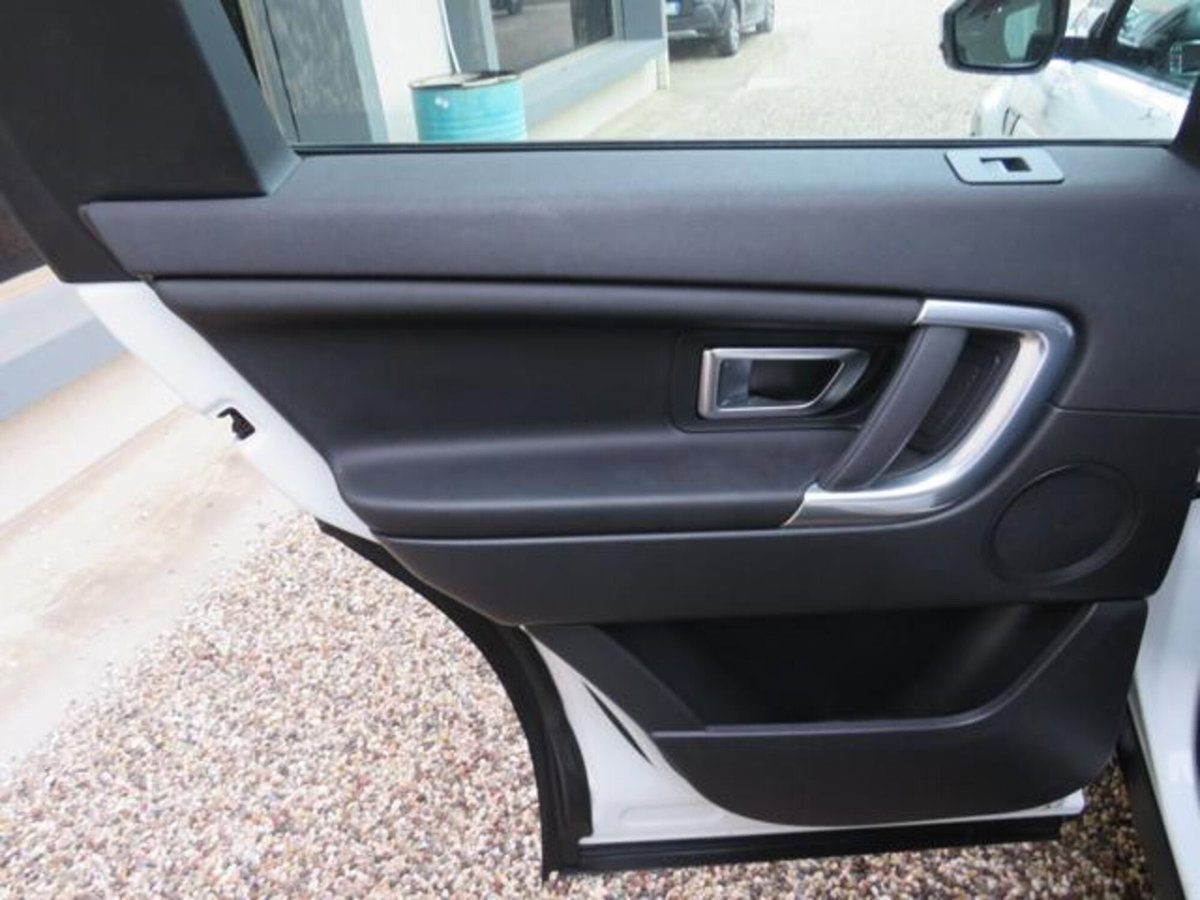 Land Rover Discovery Sport 2.0 TD4 150 CV SE (19)