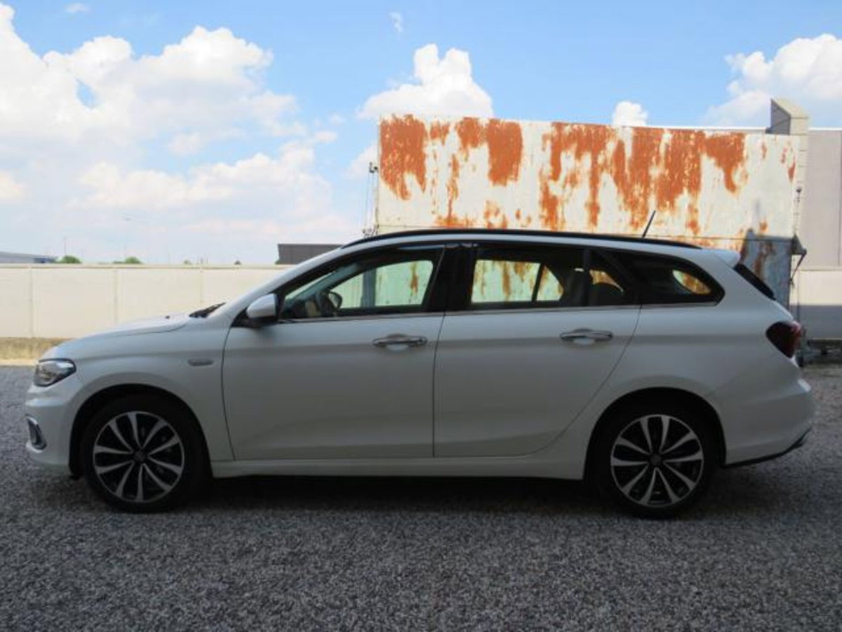 Fiat Tipo Station Wagon Tipo 1.6 Mjt S&S DCT SW Lounge (3)