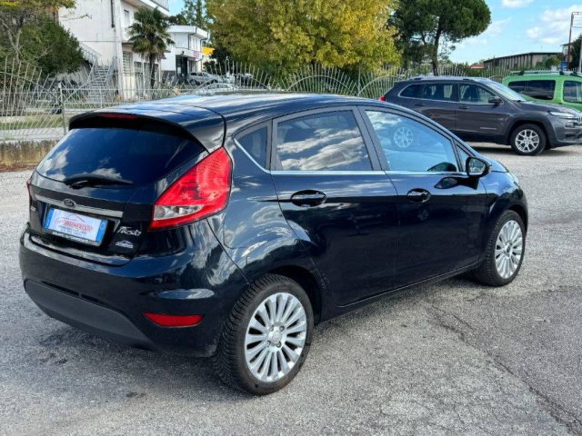 Ford Fiesta 1.4 TDCi 68CV 5 porte Titanium (4)
