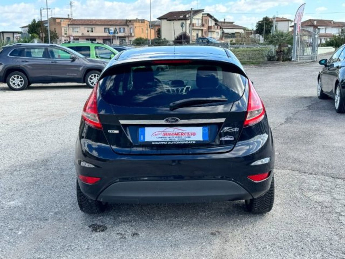 Ford Fiesta 1.4 TDCi 68CV 5 porte Titanium (5)